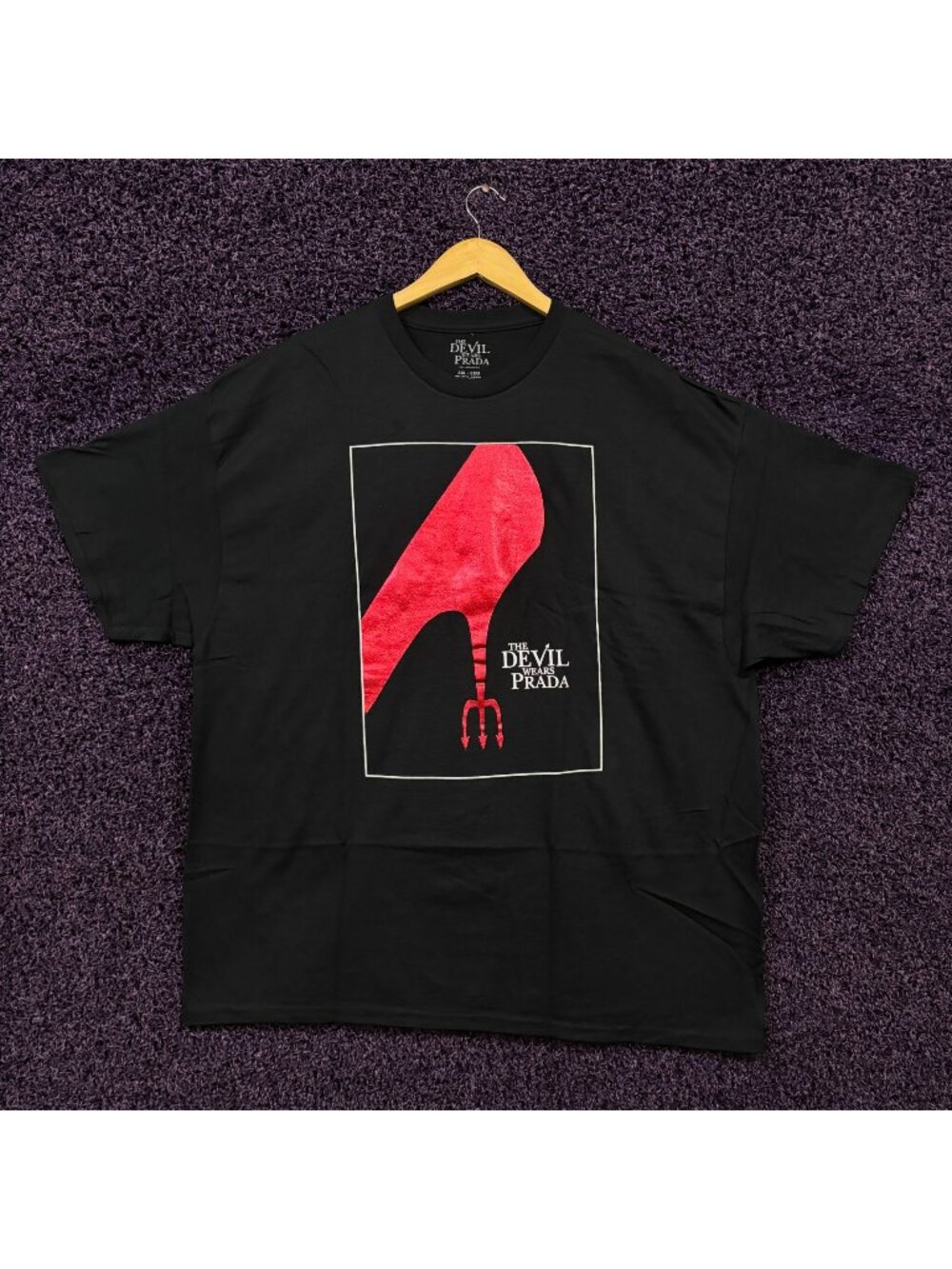 The Devil Wears Prada Theatre Poster Red Foil T-Shirt XXL